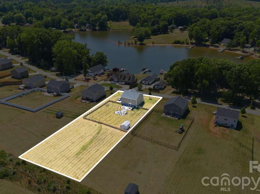 1276 Hickory Point Drive, Lexington, NC 27292.  MLS# CAR4385387, YatesRealty ID 24476. 
