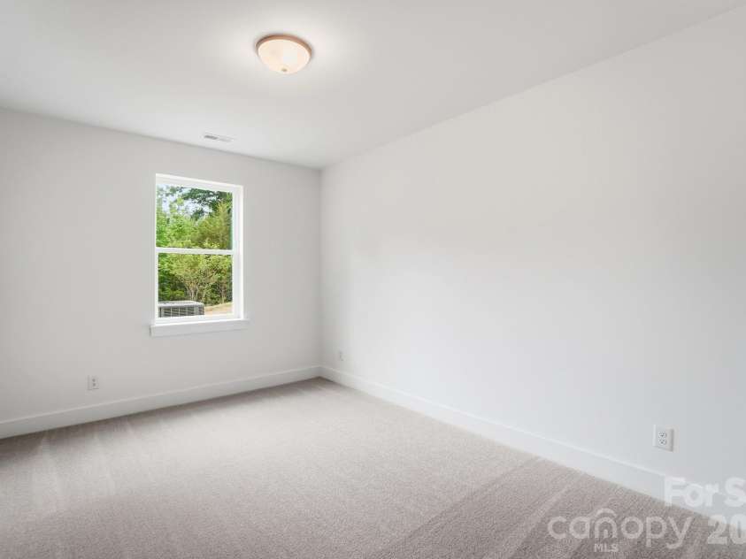 1367 Knob Creek Drive, Gastonia, NC 28054.  MLS# CAR4326656, YatesRealty ID 24477. Basement Bedroom