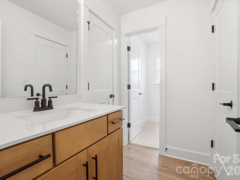 1367 Knob Creek Drive, Gastonia, NC 28054.  MLS# CAR4326656, YatesRealty ID 24477. Jack and Jill Bath