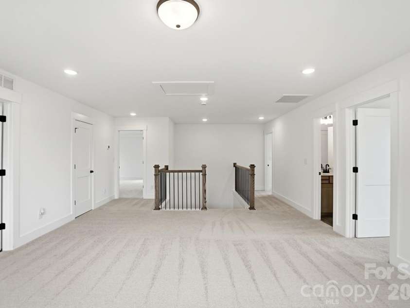 1367 Knob Creek Drive, Gastonia, NC 28054.  MLS# CAR4326656, YatesRealty ID 24477. Loft