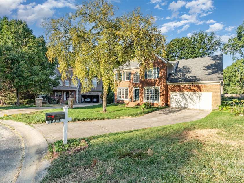 10912 Partridge Cross Lane, Charlotte, NC 28214.  MLS# CAR4303529, YatesRealty ID 2448. 