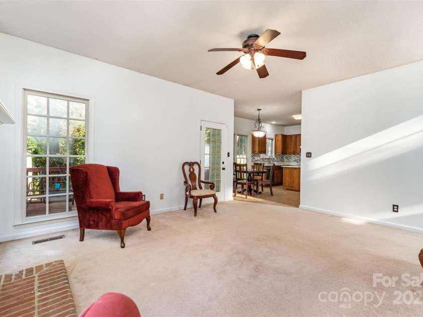 10912 Partridge Cross Lane, Charlotte, NC 28214.  MLS# CAR4303529, YatesRealty ID 2448. 