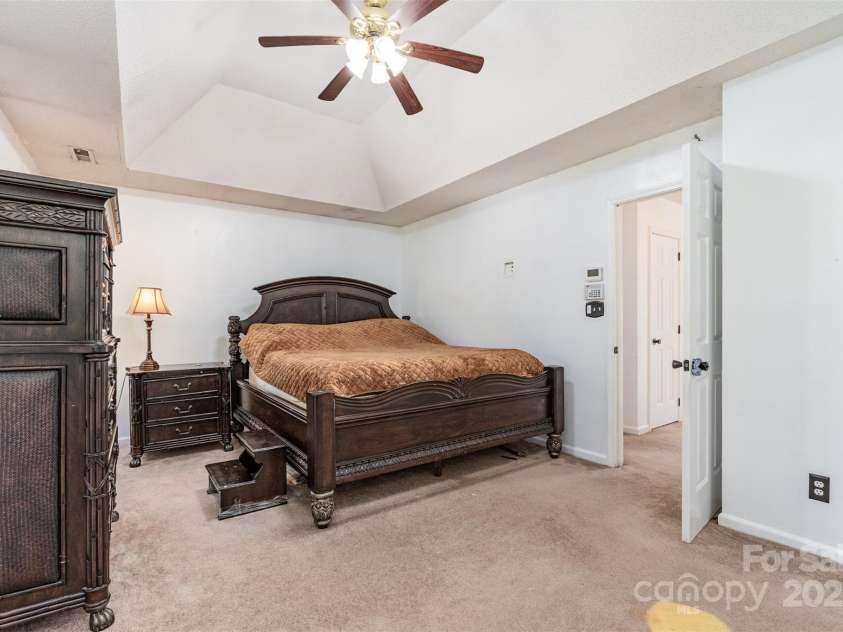 10912 Partridge Cross Lane, Charlotte, NC 28214.  MLS# CAR4303529, YatesRealty ID 2448. 