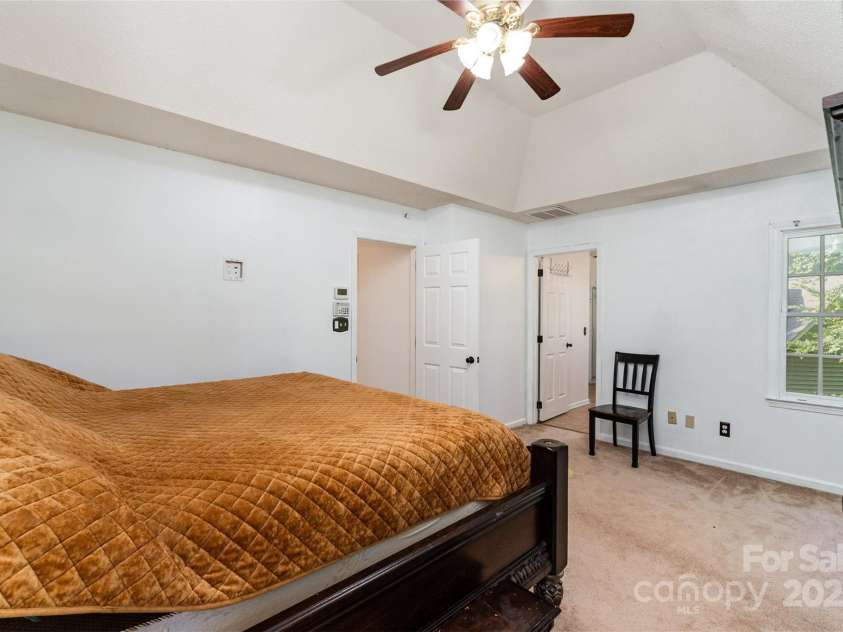 10912 Partridge Cross Lane, Charlotte, NC 28214.  MLS# CAR4303529, YatesRealty ID 2448. 