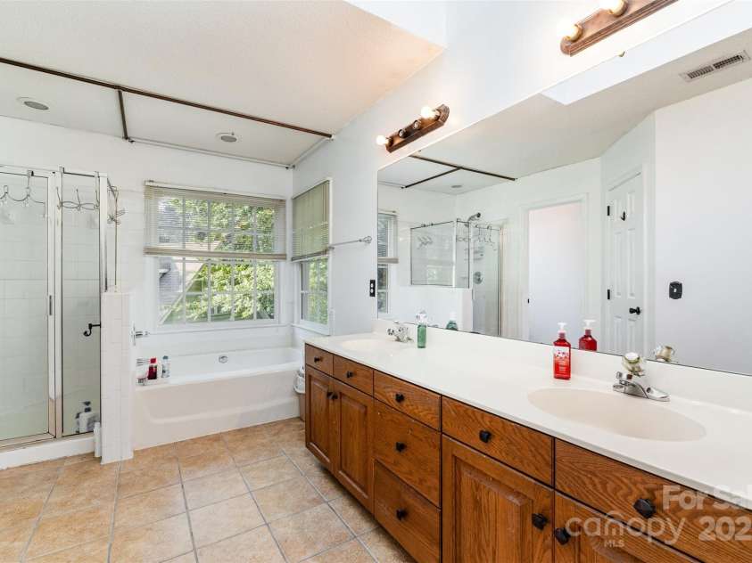 10912 Partridge Cross Lane, Charlotte, NC 28214.  MLS# CAR4303529, YatesRealty ID 2448. 