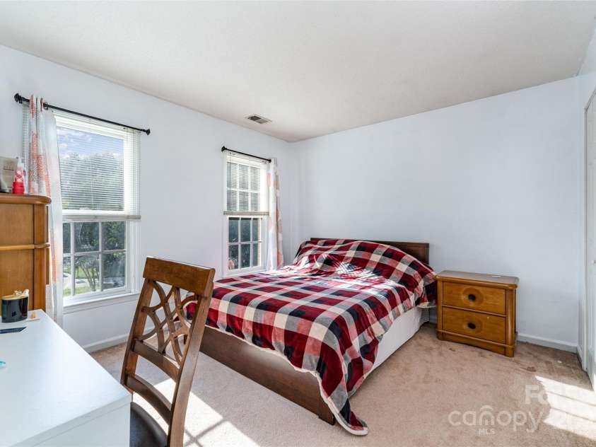 10912 Partridge Cross Lane, Charlotte, NC 28214.  MLS# CAR4303529, YatesRealty ID 2448. 