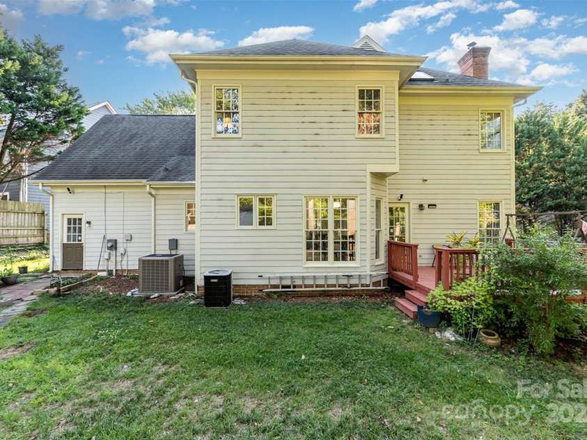 10912 Partridge Cross Lane, Charlotte, NC 28214.  MLS# CAR4303529, YatesRealty ID 2448. 