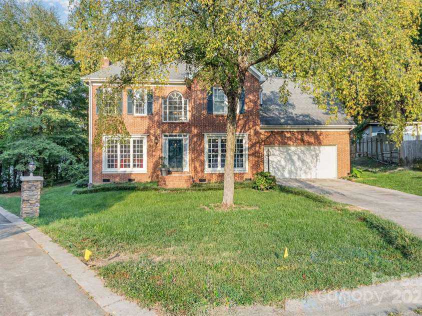 10912 Partridge Cross Lane, Charlotte, NC 28214.  MLS# CAR4303529, YatesRealty ID 2448. 