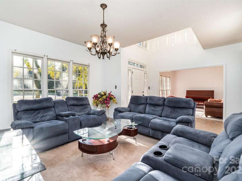 10912 Partridge Cross Lane, Charlotte, NC 28214.  MLS# CAR4303529, YatesRealty ID 2448. 