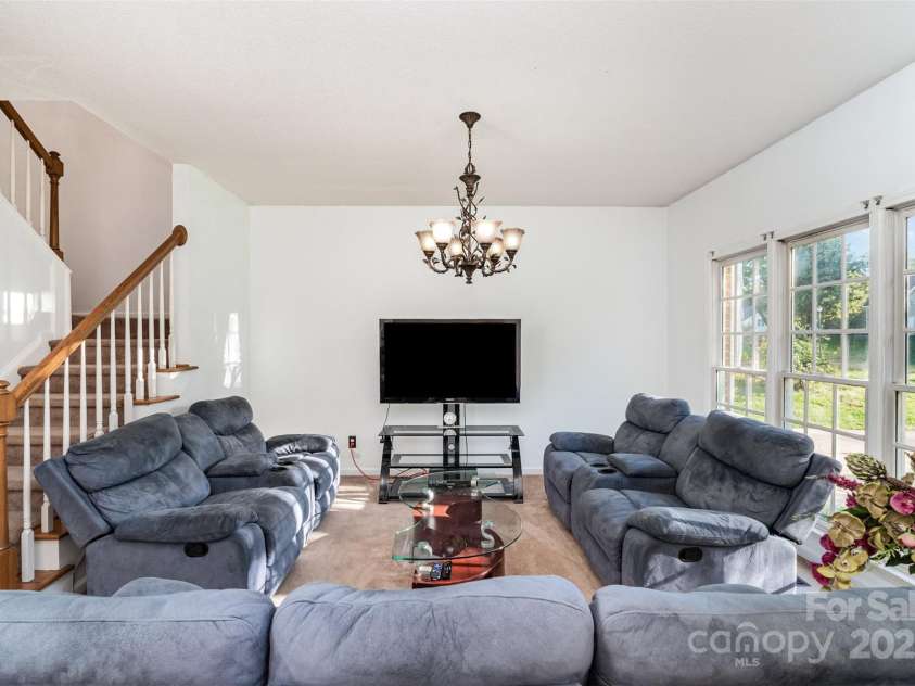 10912 Partridge Cross Lane, Charlotte, NC 28214.  MLS# CAR4303529, YatesRealty ID 2448. 