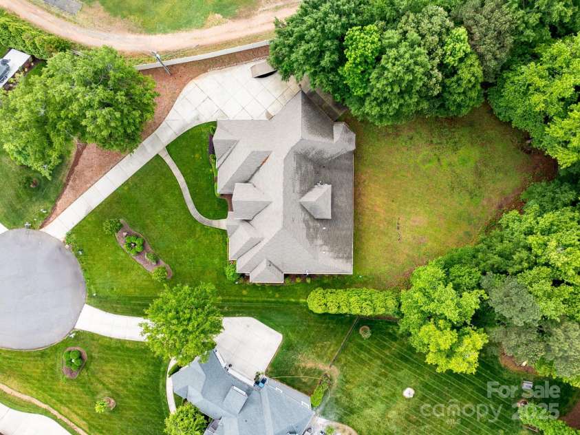 148 Castle Drive, Mooresville, NC 28117.  MLS# CAR4220201, YatesRealty ID 2448. 