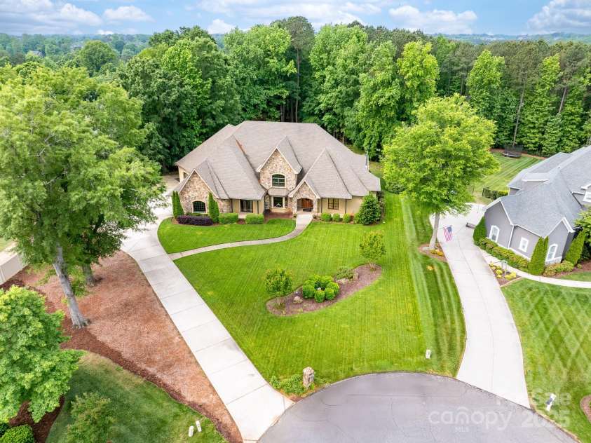148 Castle Drive, Mooresville, NC 28117.  MLS# CAR4220201, YatesRealty ID 2448. 