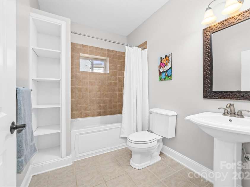 148 Castle Drive, Mooresville, NC 28117.  MLS# CAR4220201, YatesRealty ID 2448. Bedrrom 2 en-suite bath