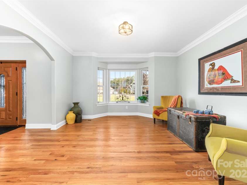 148 Castle Drive, Mooresville, NC 28117.  MLS# CAR4220201, YatesRealty ID 2448. Formal sitting room left f entrance