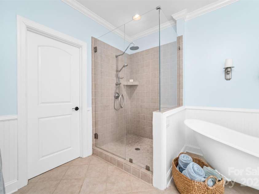 148 Castle Drive, Mooresville, NC 28117.  MLS# CAR4220201, YatesRealty ID 2448. Separate tile shower