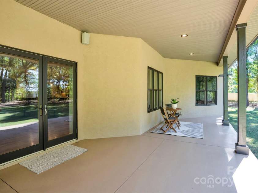 148 Castle Drive, Mooresville, NC 28117.  MLS# CAR4312890, YatesRealty ID 2448. 