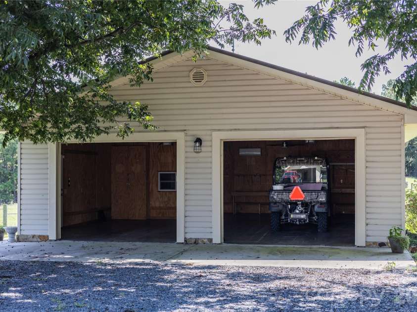 6350 Roscoe Road, Denton, NC 27239.  MLS# CAR4393192, YatesRealty ID 2448. 2 car garage, heated and cooled