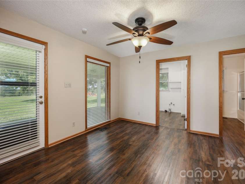 6350 Roscoe Road, Denton, NC 27239.  MLS# CAR4393192, YatesRealty ID 2448. Diningroom