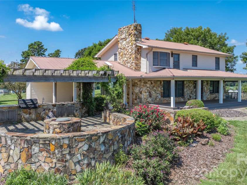 6350 Roscoe Road, Denton, NC 27239.  MLS# CAR4393192, YatesRealty ID 2448. Propane firepit, Grill, Sink with hot water
