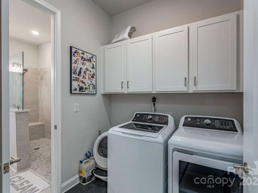1038 Idyllic Lane, Waxhaw, NC 28173.  MLS# CAR4331673, YatesRealty ID 24480. Main Level Laundry Room