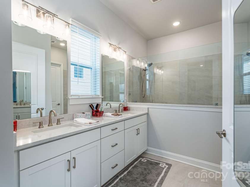 1038 Idyllic Lane, Waxhaw, NC 28173.  MLS# CAR4331673, YatesRealty ID 24480. Primary Bathroom