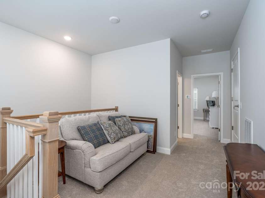 1038 Idyllic Lane, Waxhaw, NC 28173.  MLS# CAR4331673, YatesRealty ID 24480. Upper Level Loft or Flex Space