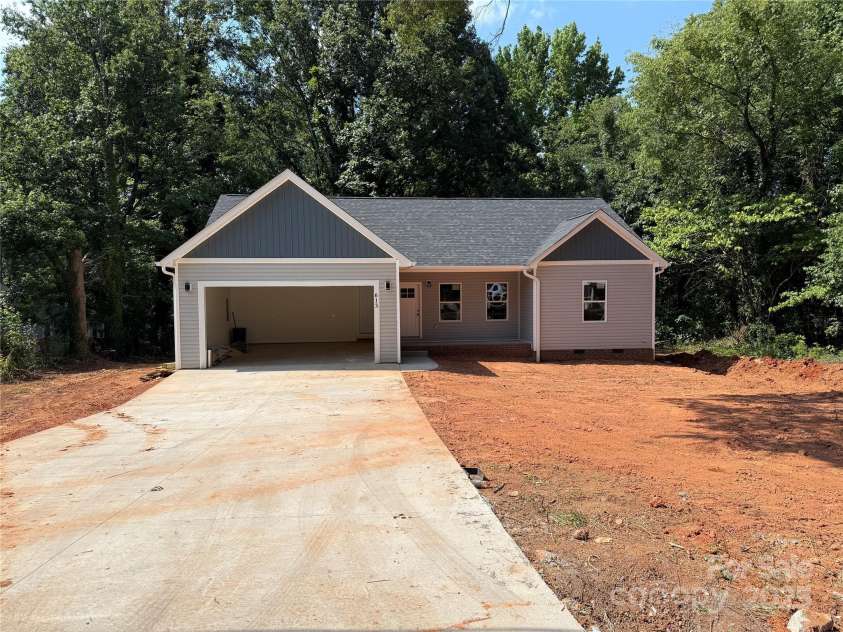 613 3rd Street Place, Conover, NC 28613.  MLS# CAR4279021, YatesRealty ID 24480. 