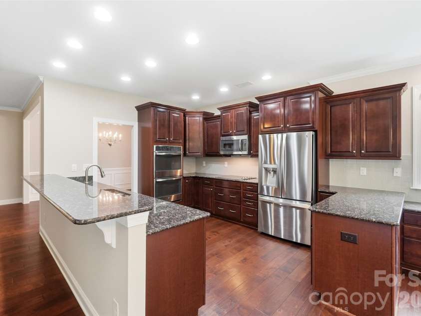 18421 Neville Avenue, Cornelius, NC 28031.  MLS# CAR4413626, YatesRealty ID 24481. Kitchen