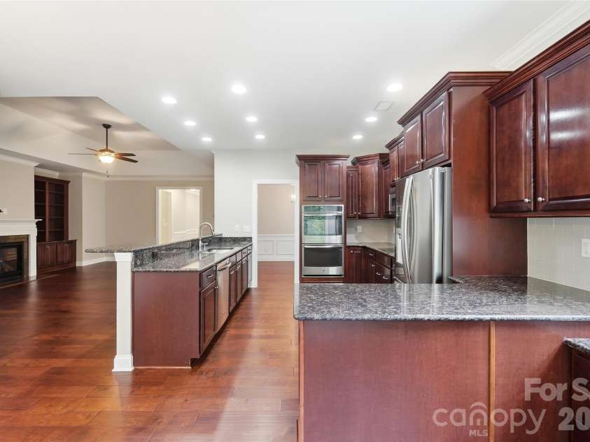 18421 Neville Avenue, Cornelius, NC 28031.  MLS# CAR4413626, YatesRealty ID 24481. Kitchen