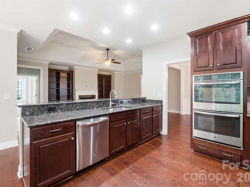18421 Neville Avenue, Cornelius, NC 28031.  MLS# CAR4413626, YatesRealty ID 24481. Kitchen