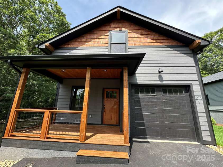 203 1 Oconeechee Avenue, Black Mountain, NC 28711.  MLS# CAR4278596, YatesRealty ID 24481. 