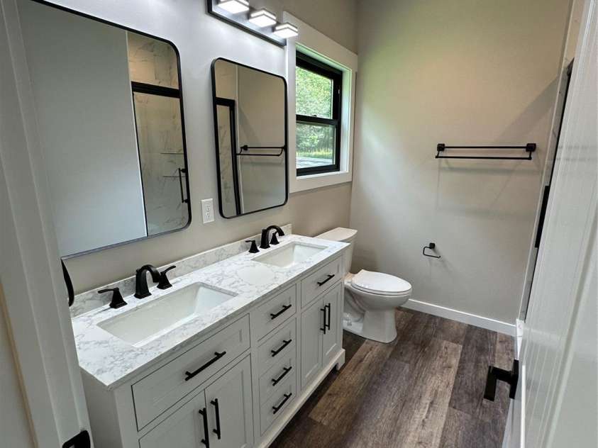 203 1 Oconeechee Avenue, Black Mountain, NC 28711.  MLS# CAR4278596, YatesRealty ID 24481. Primary Bathroom