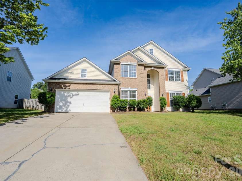 6002 Brook Valley Run, Monroe, NC 28110.  MLS# CAR4353854, YatesRealty ID 24482. 