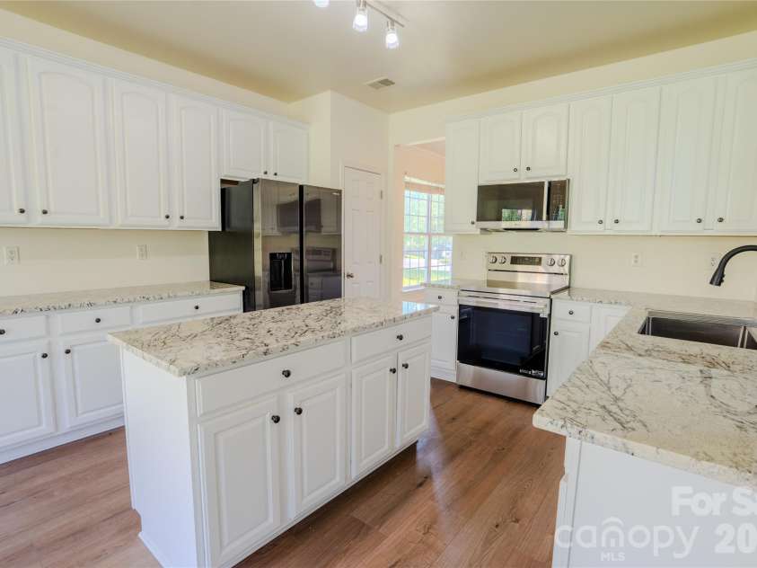 6002 Brook Valley Run, Monroe, NC 28110.  MLS# CAR4353854, YatesRealty ID 24482. 