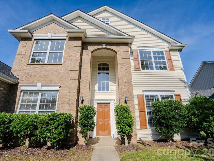 6002 Brook Valley Run, Monroe, NC 28110.  MLS# CAR4353854, YatesRealty ID 24482. Front of the house closeup