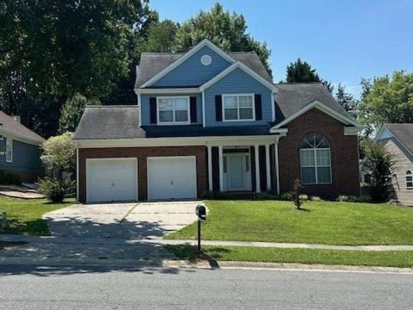 8901 Clifton Meadow Drive, Matthews, NC 28105.  MLS# CAR4266565, YatesRealty ID 24482. 