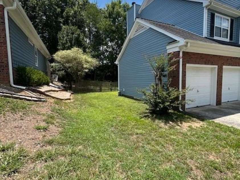 8901 Clifton Meadow Drive, Matthews, NC 28105.  MLS# CAR4266565, YatesRealty ID 24482. 