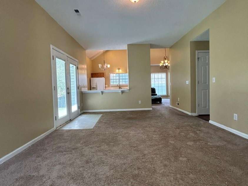 8901 Clifton Meadow Drive, Matthews, NC 28105.  MLS# CAR4266565, YatesRealty ID 24482. 