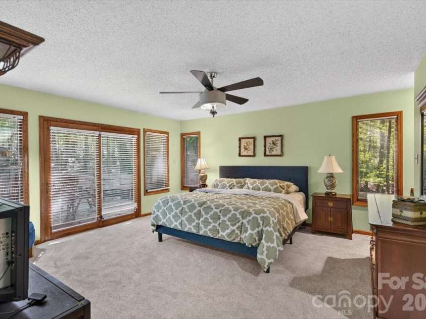 10 Thornwood Court, Lake Wylie, SC 29710.  MLS# CAR4354264, YatesRealty ID 24483. 