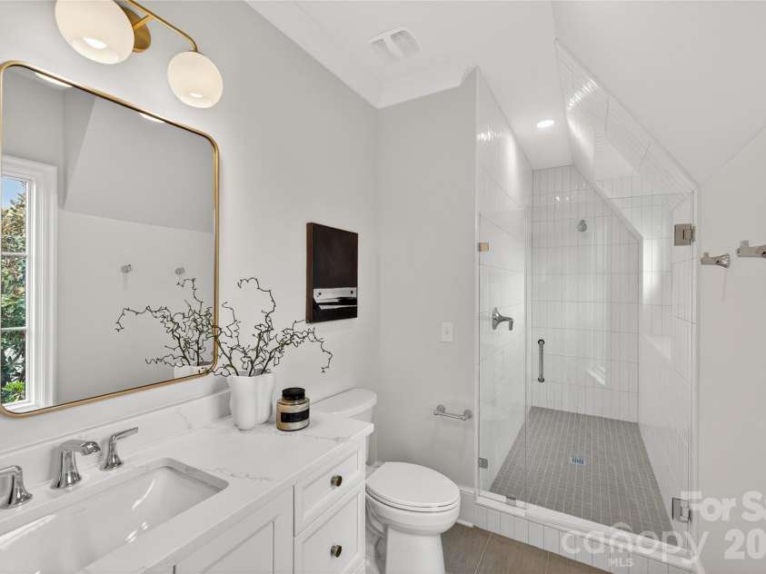 914 Edinburgh Lane, Charlotte, NC 28209.  MLS# CAR4363444, YatesRealty ID 24484. Full bath 4