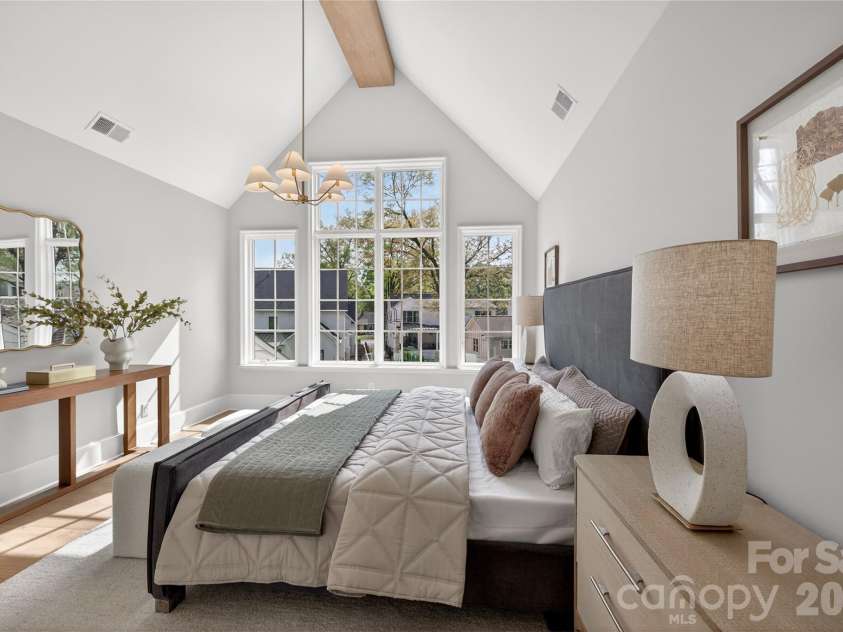 914 Edinburgh Lane, Charlotte, NC 28209.  MLS# CAR4363444, YatesRealty ID 24484. Primary Bedroom