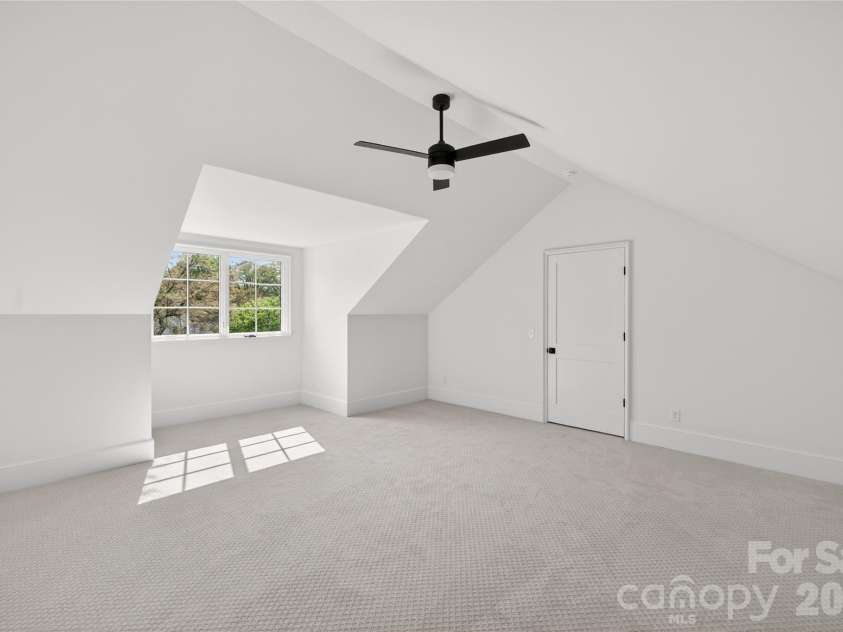 914 Edinburgh Lane, Charlotte, NC 28209.  MLS# CAR4363444, YatesRealty ID 24484. Third Floor Bonus