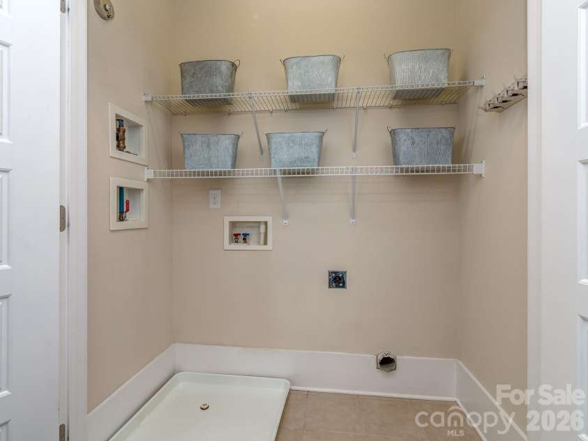 1427 Tippah Park Court, Charlotte, NC 28205.  MLS# CAR4367196, YatesRealty ID 24485. 