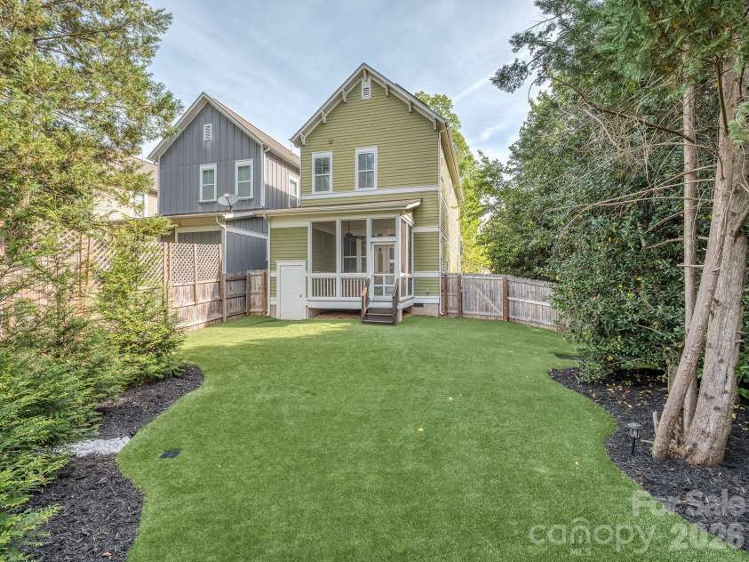 1427 Tippah Park Court, Charlotte, NC 28205.  MLS# CAR4367196, YatesRealty ID 24485. 
