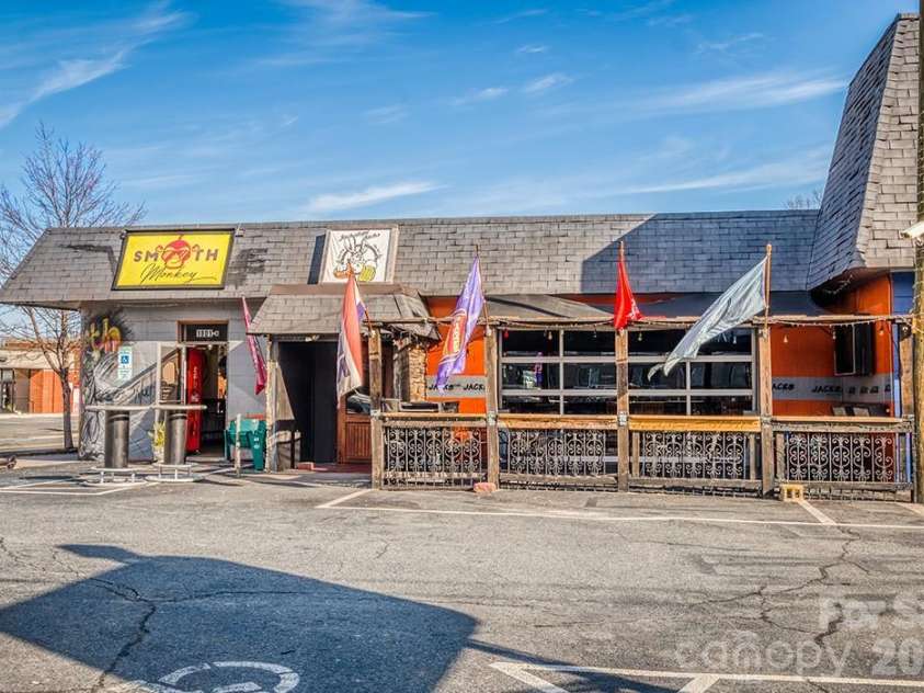 1427 Tippah Park Court, Charlotte, NC 28205.  MLS# CAR4367196, YatesRealty ID 24485. 