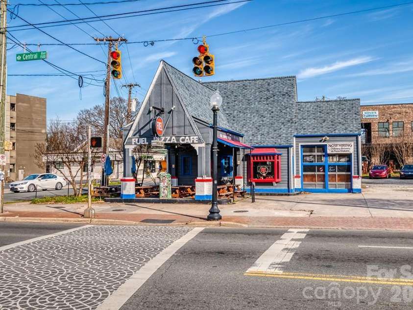 1427 Tippah Park Court, Charlotte, NC 28205.  MLS# CAR4367196, YatesRealty ID 24485. 