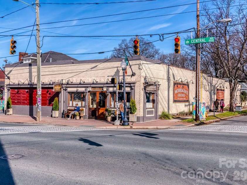 1427 Tippah Park Court, Charlotte, NC 28205.  MLS# CAR4367196, YatesRealty ID 24485. 