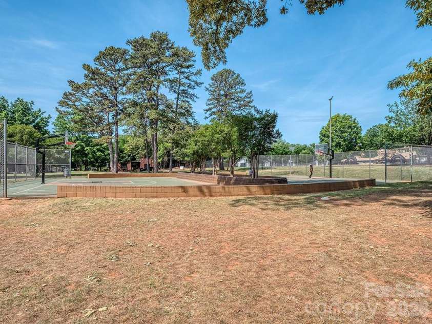 1427 Tippah Park Court, Charlotte, NC 28205.  MLS# CAR4367196, YatesRealty ID 24485. 