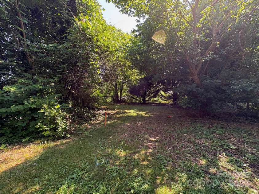 40 Brownwood Avenue, Asheville, NC 28806.  MLS# CAR4276720, YatesRealty ID 24485. 