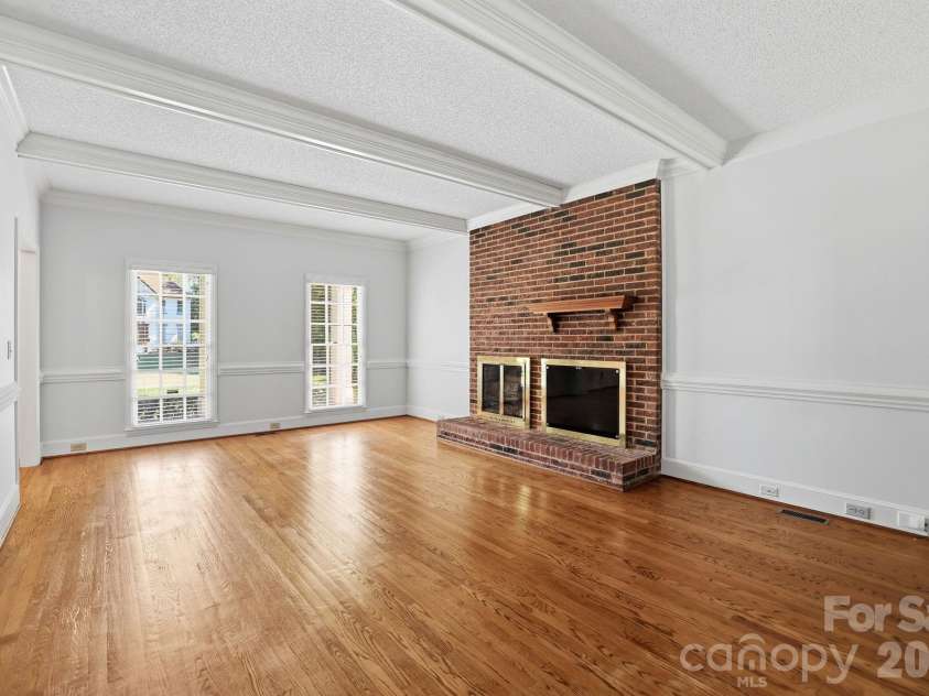 7000 Hollow Oak Drive, Mint Hill, NC 28227.  MLS# CAR4375373, YatesRealty ID 24487. 